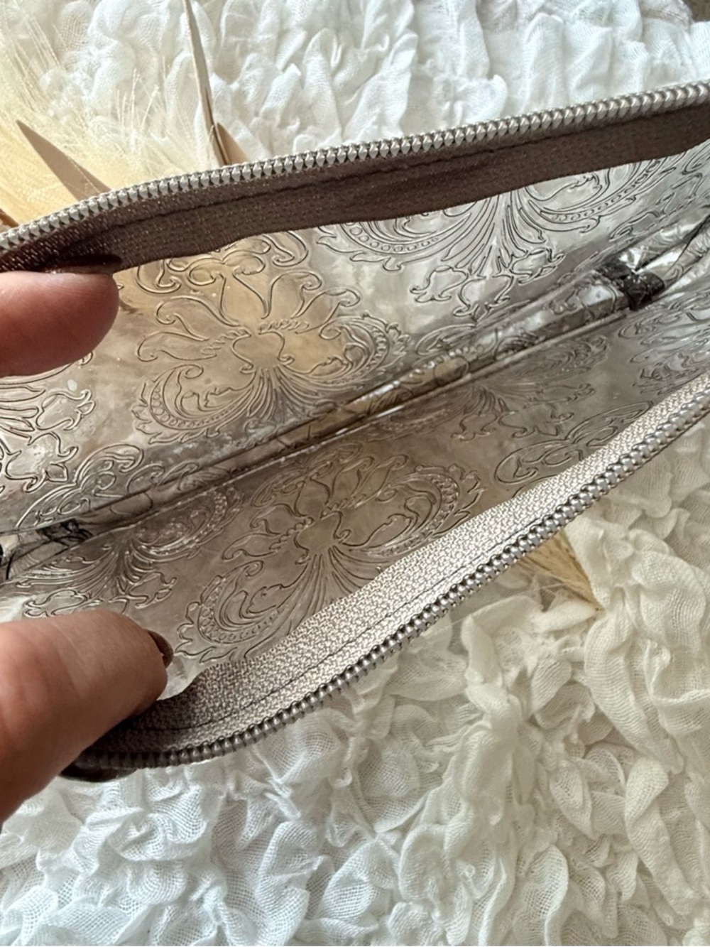 Embossed Clear Makeup Pouch - Picture 3 of 3